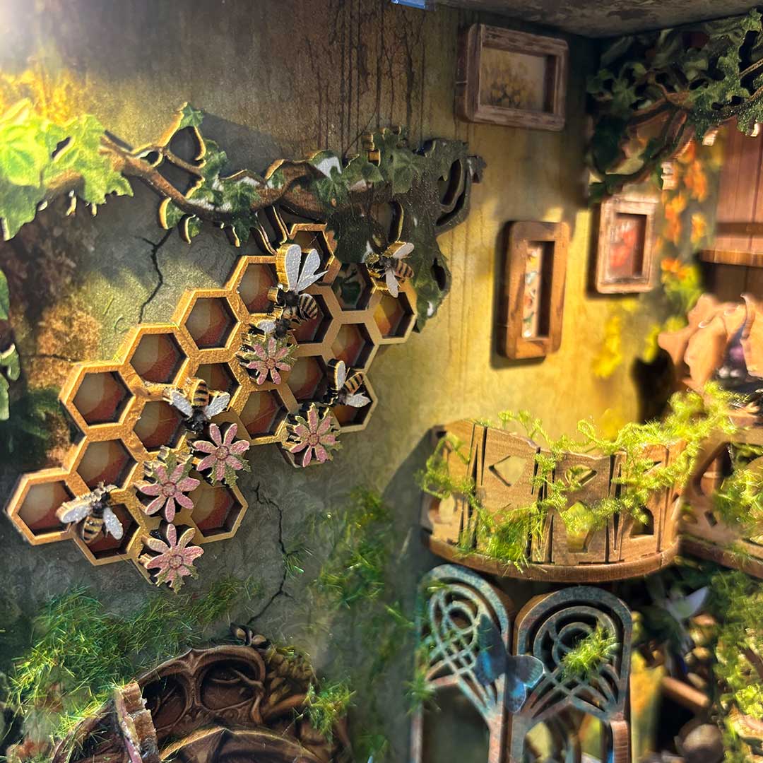 Insect Story DIY Book Nook Bookshelf Insert – Fifijoy