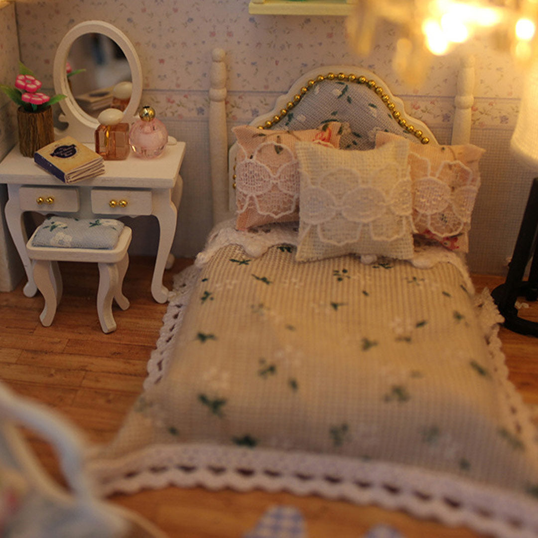 Sweet Words Miniature DIY House Kit