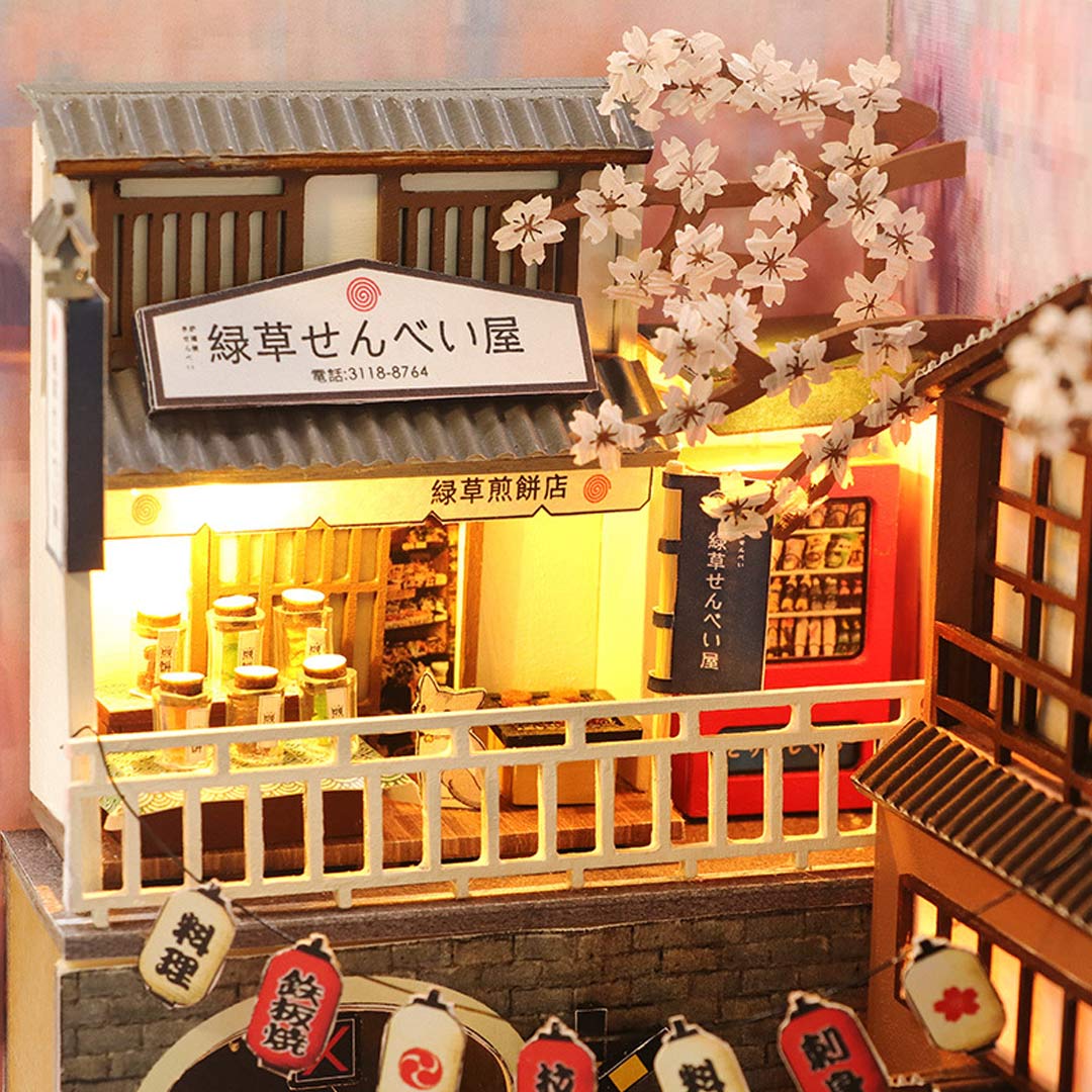 Sakura Holiday DIY Book Nook Kit