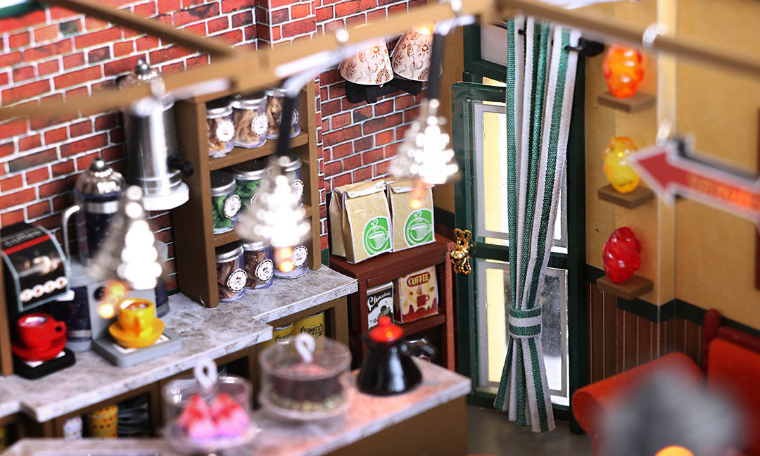 Central Perk Café DIY Miniature House