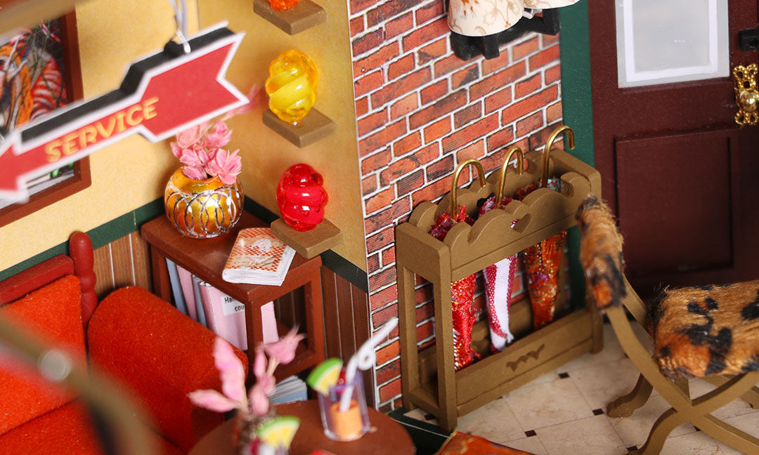 Central Perk Café DIY Miniature House – Fifijoy