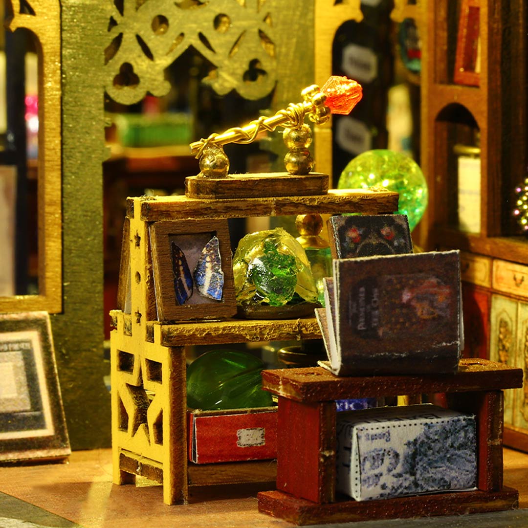 Holo Magic City DIY Miniature Dollhouse Kit