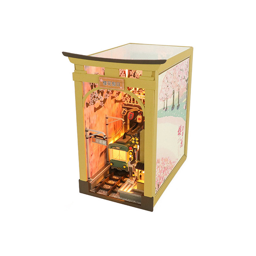 Sakura Holiday DIY Book Nook Kit