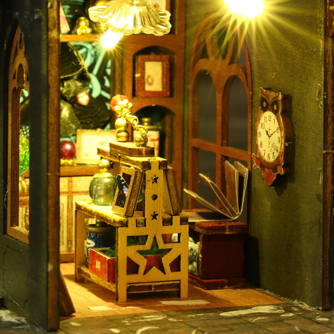 Holo Magic City DIY Miniature Dollhouse Kit