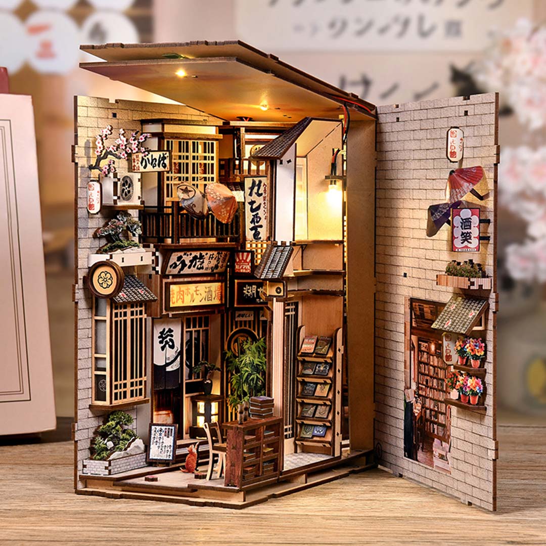 Cat’s Little Alley DIY Wooden Book Nook Shelf Insert