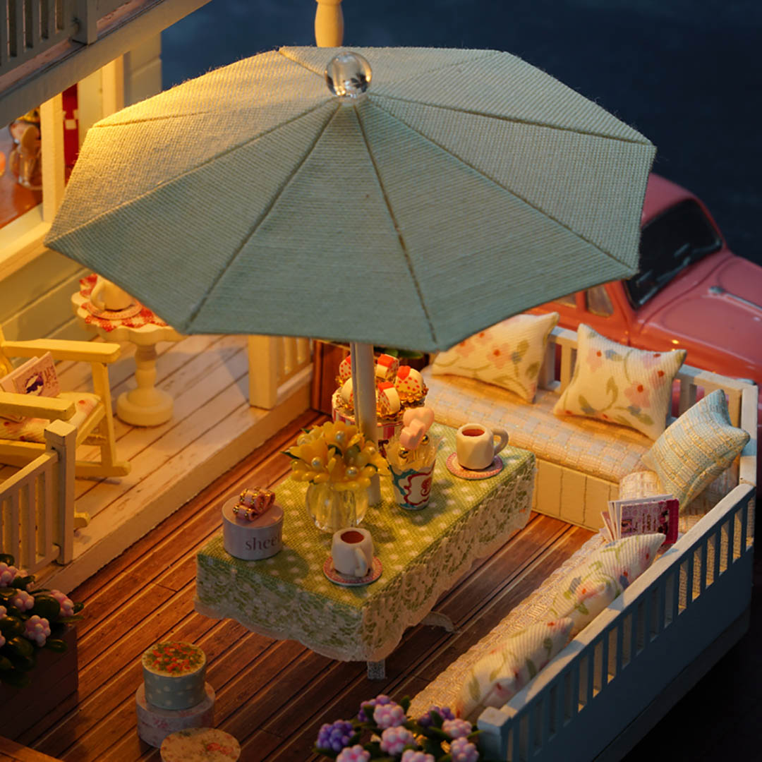 New Zealand Queenstown Miniature Dollhouse