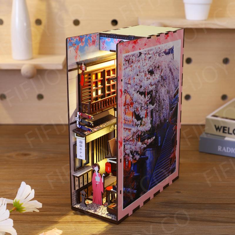 🌸Sakura Alley 3D Wooden Book Nook Kit
