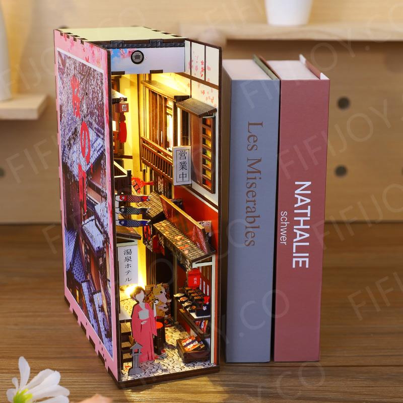 🌸Sakura Alley 3D Wooden Book Nook Kit