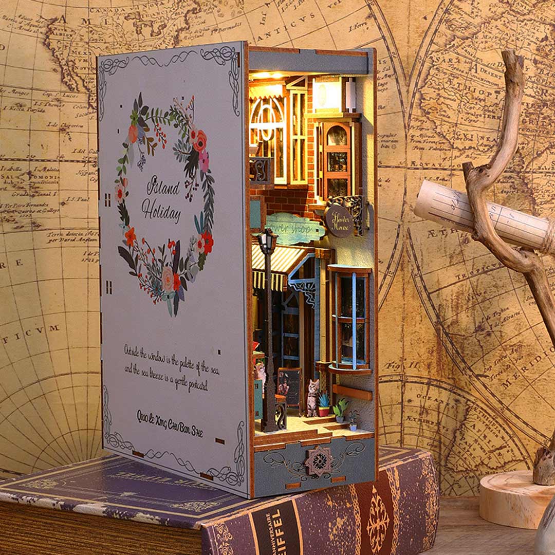 Island Holiday Wooden Puzzle Book Nook Shelf Insert