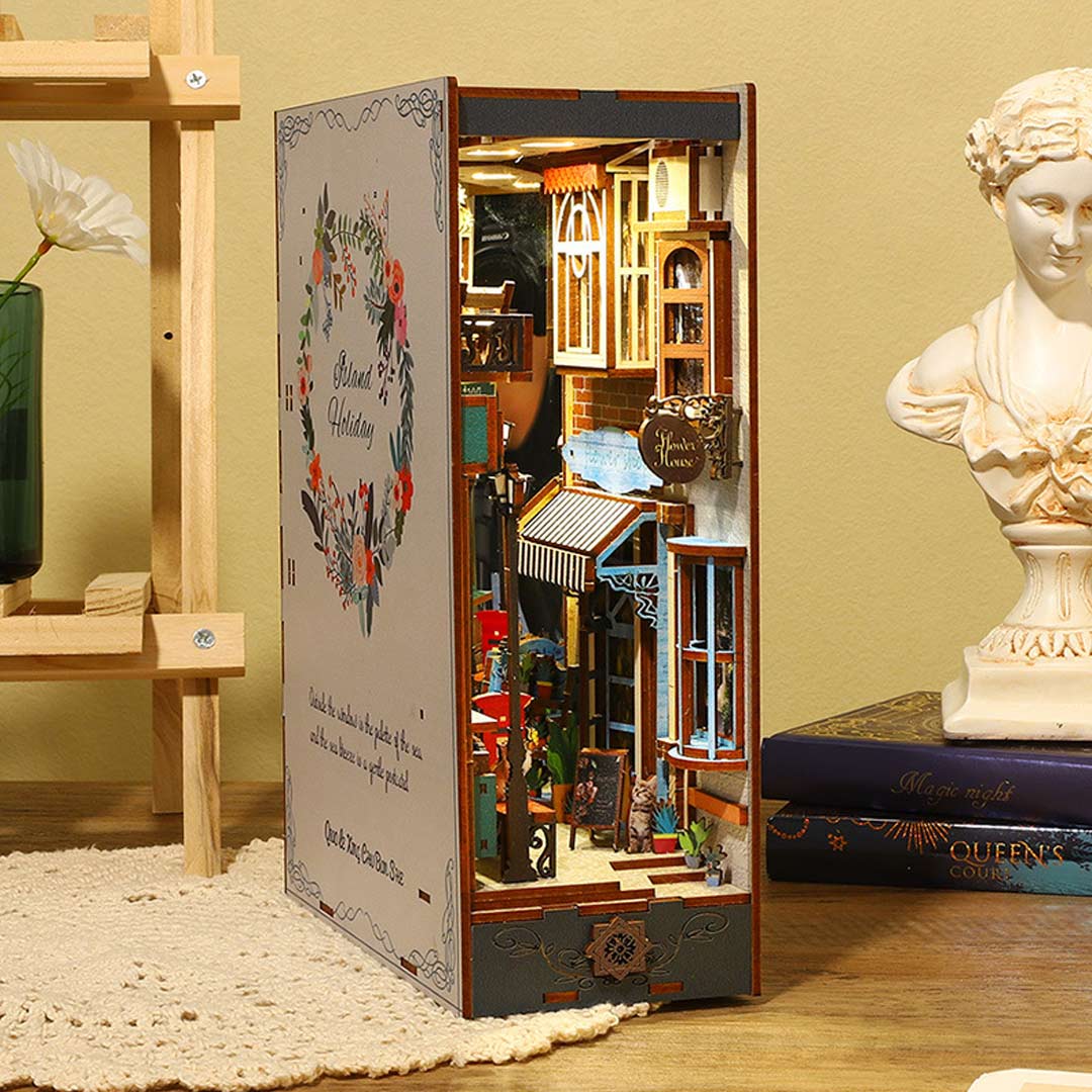Island Holiday Wooden Puzzle Book Nook Shelf Insert
