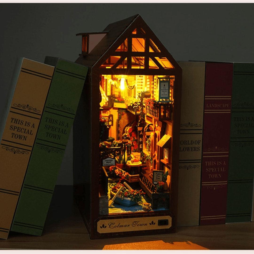 Fifijoy Book Nook