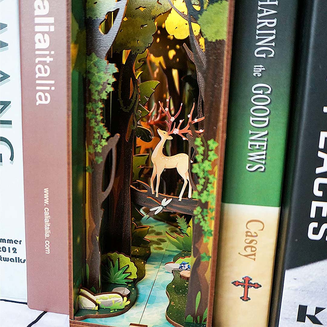Fifijoy Book Nook Diorama