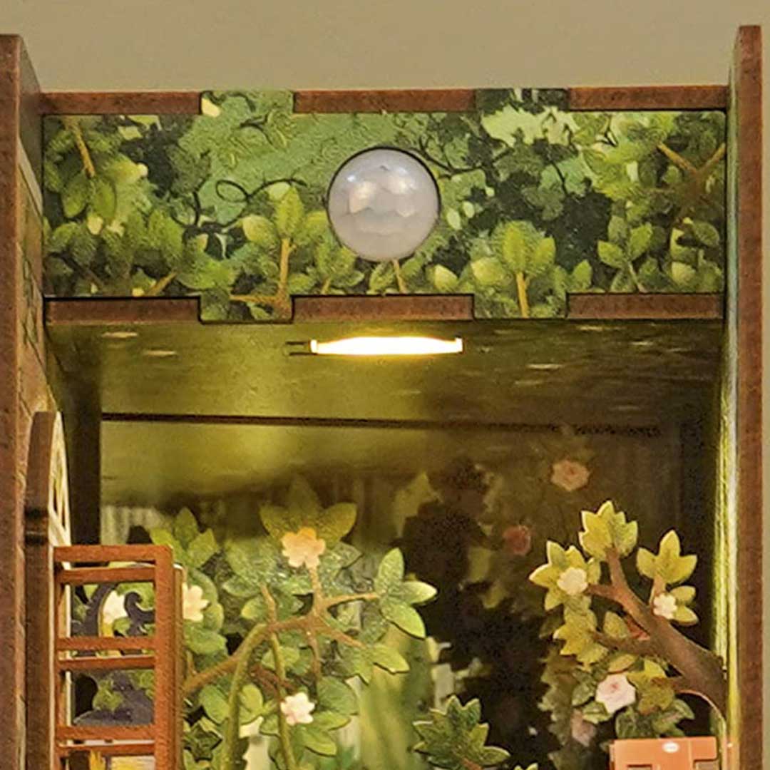 The Secret Garden Wooden Puzzle Book Nook